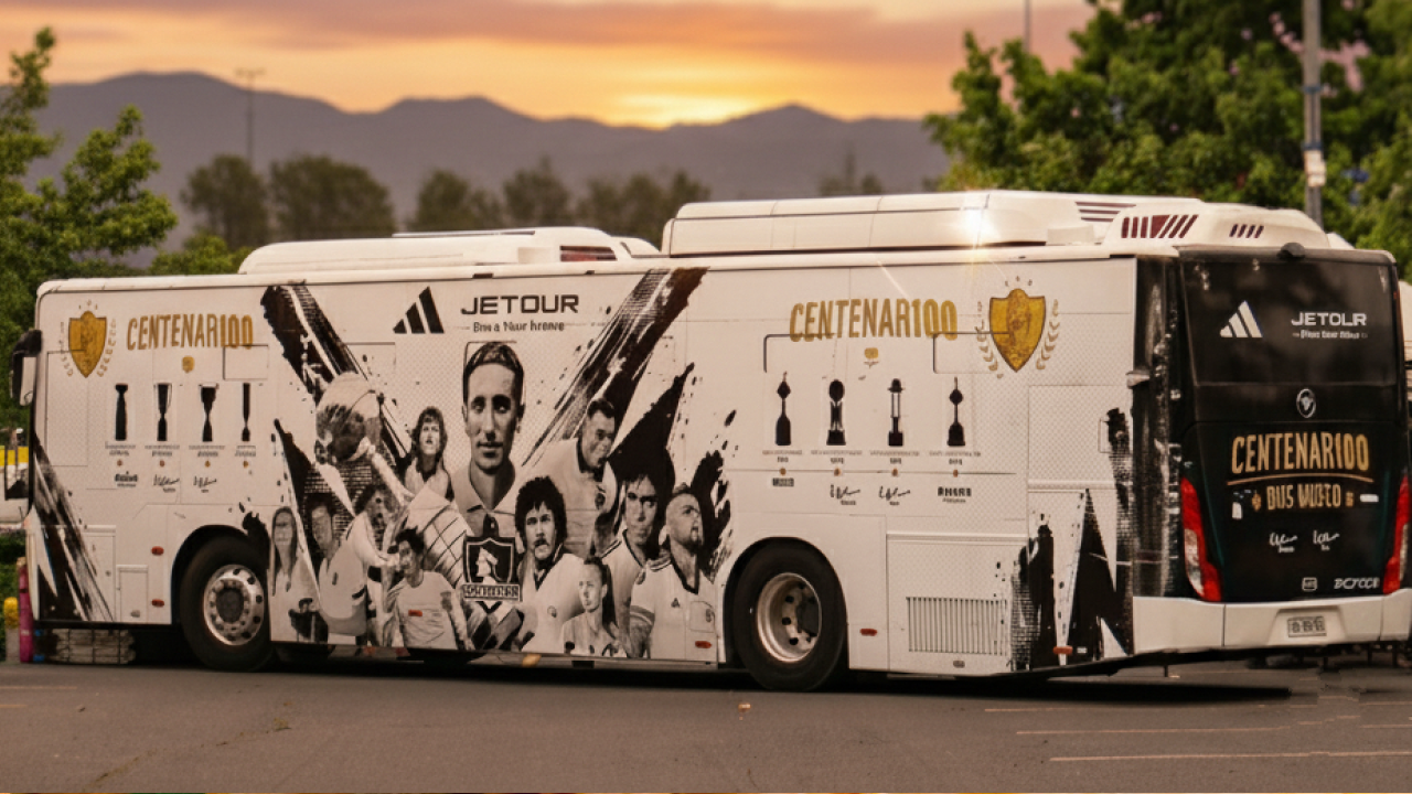 Bus Museo de Colo Colo visitó San Bernardo y Calera de Tango